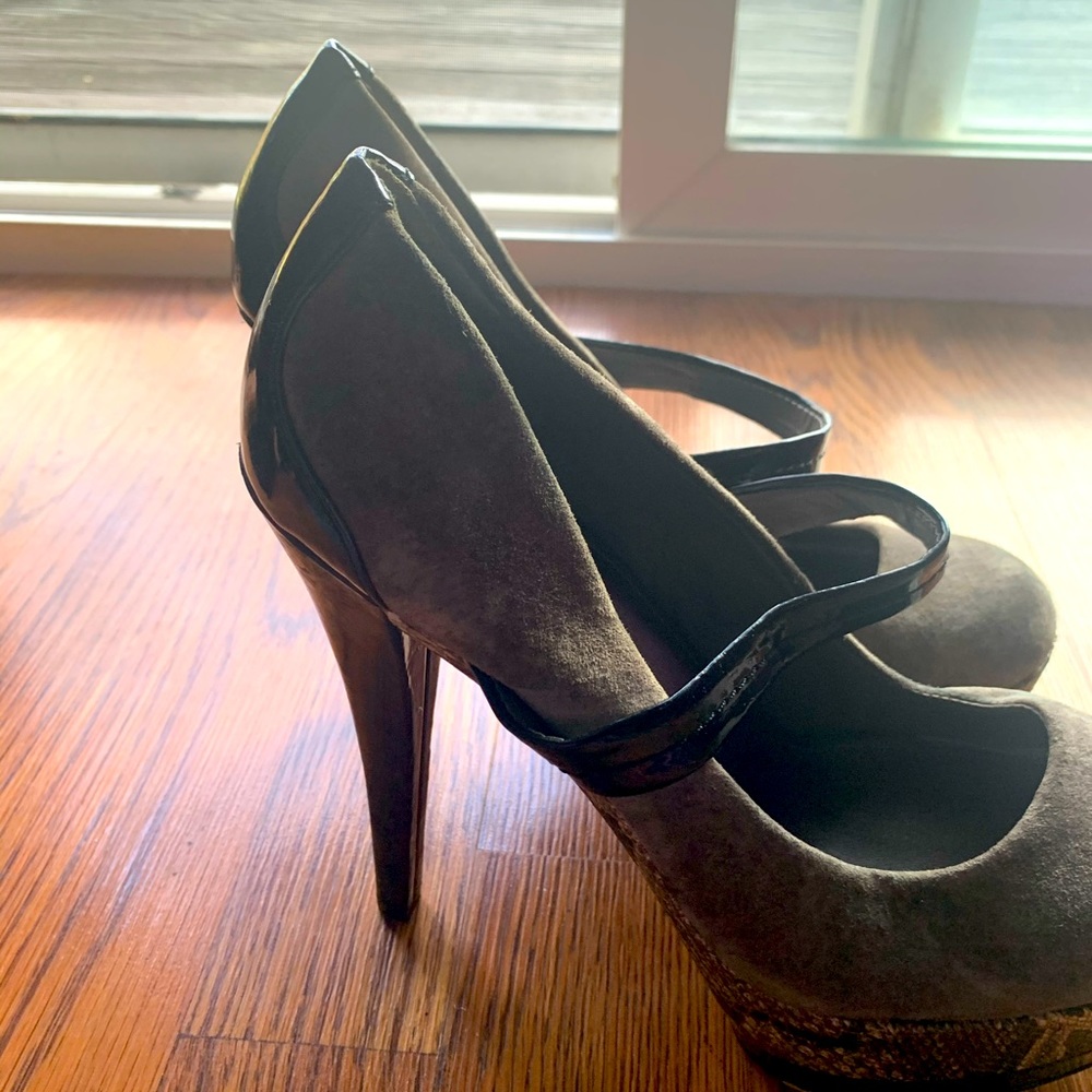 Grey platforms